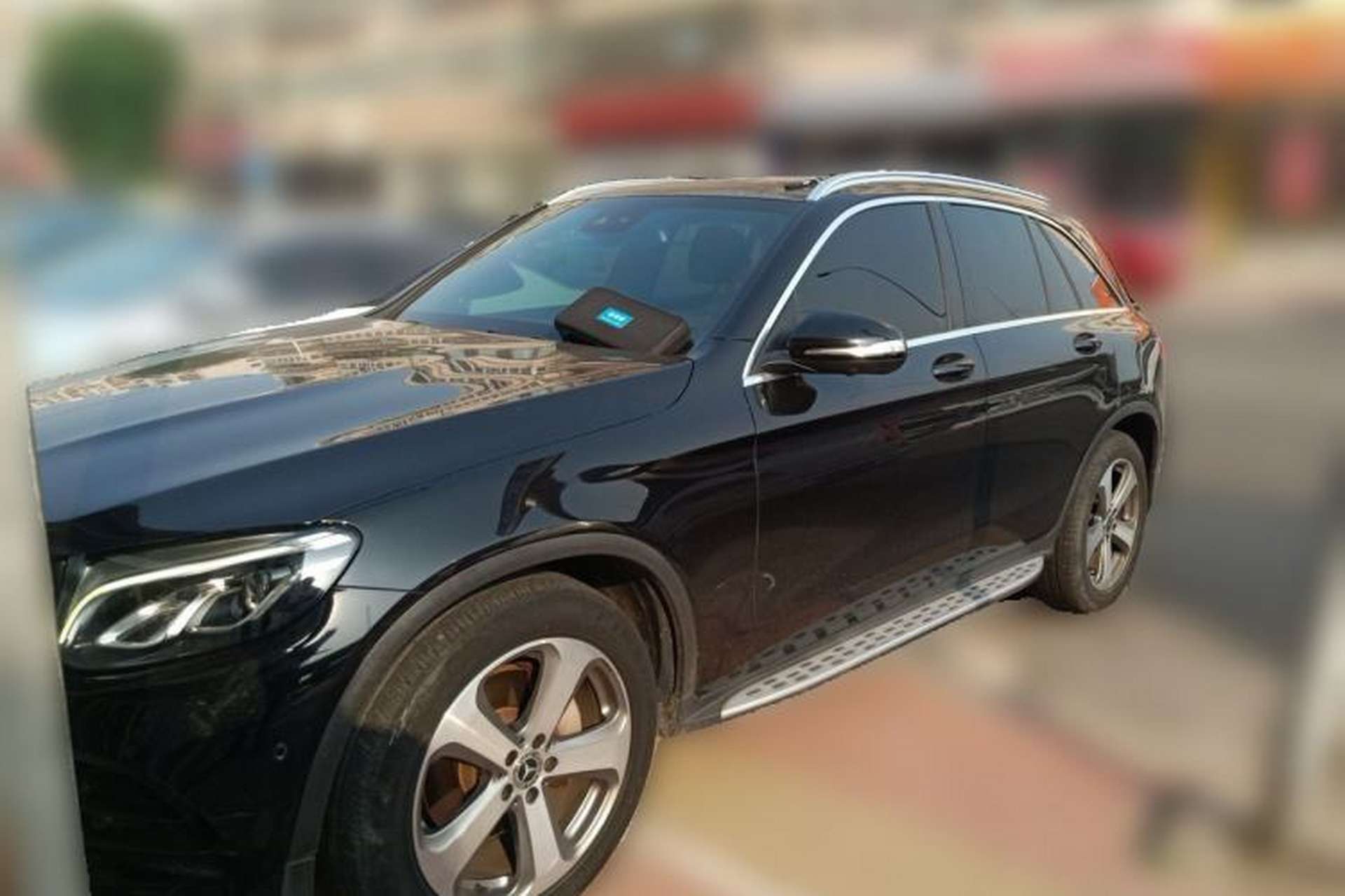 Used Mercedes-Benz GLC 2017 GLC 260 4MATIC Luxury Model Front Left 45 Deg