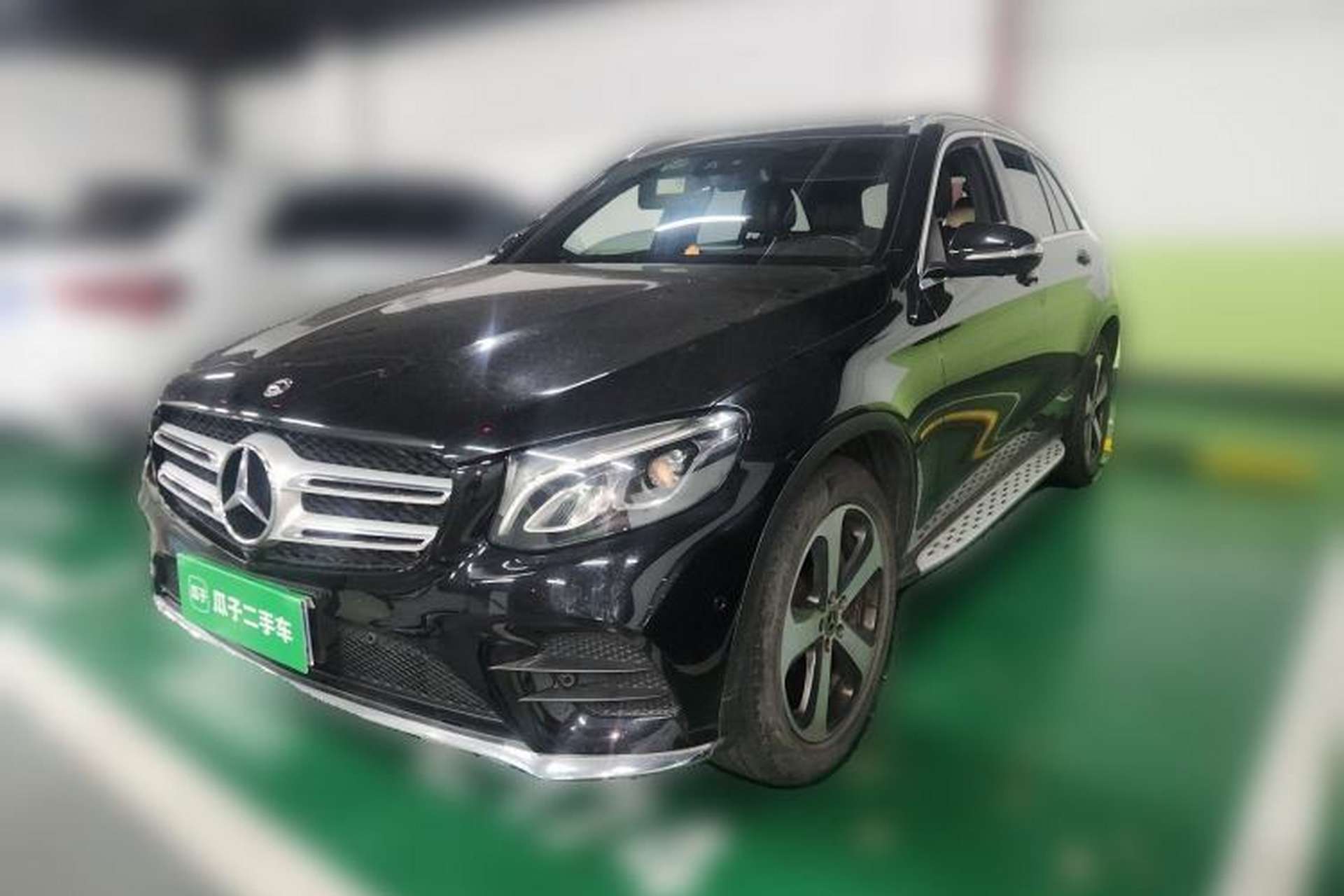 Used Mercedes-Benz GLC 2017 GLC 260 4MATIC Luxury Model Front Left 45 Deg