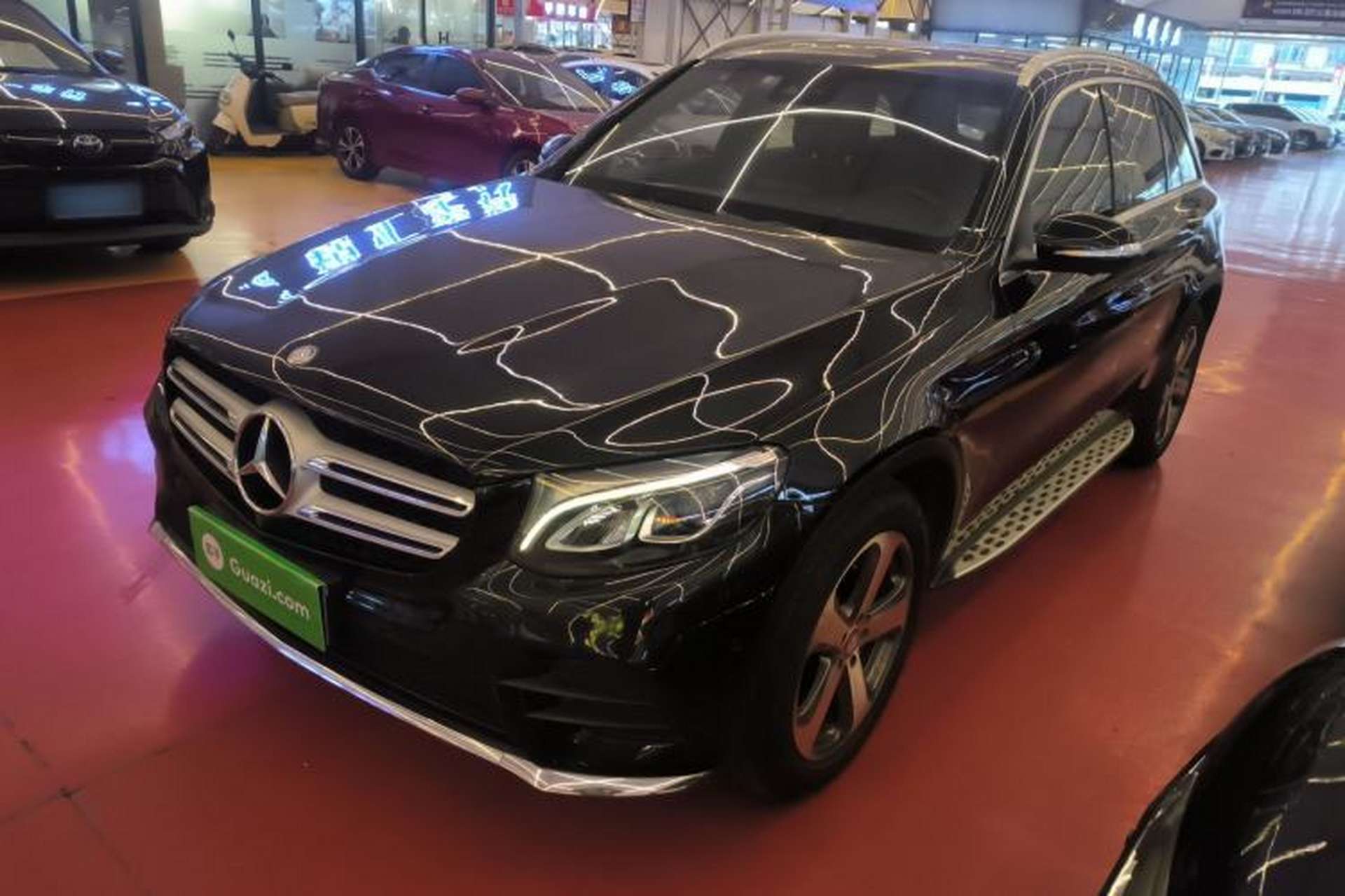 Used Mercedes-Benz GLC 2017 GLC 260 4MATIC Luxury Model Front Left 45 Deg