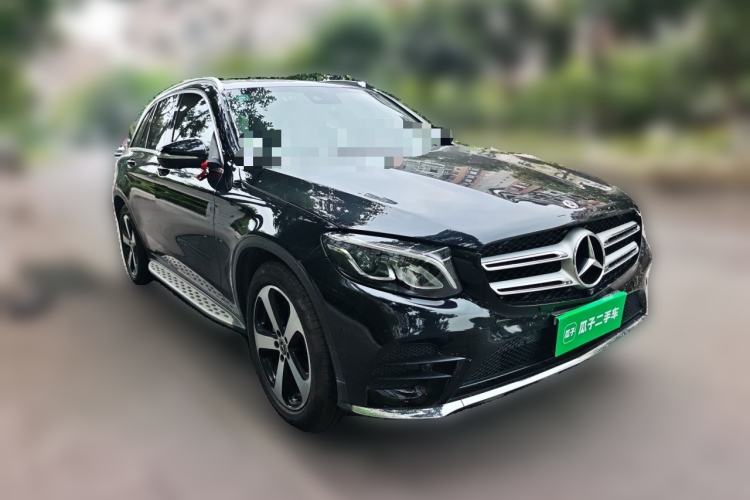 Used Mercedes-Benz GLC 2017 GLC 260 4MATIC Luxury Model Front Right 45 Deg