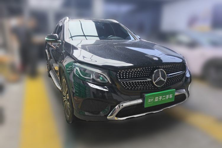 Used Mercedes-Benz GLC 2017 GLC 200 4MATIC Front Right 45 Deg