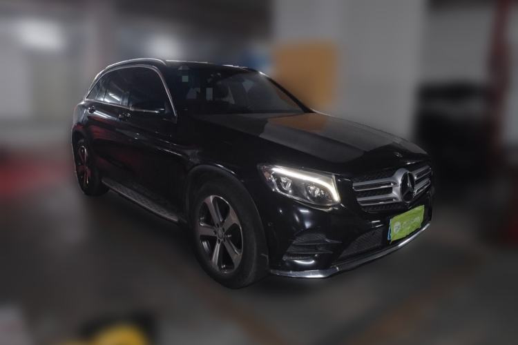 Used Mercedes-Benz GLC 2017 GLC 300 4MATIC Sport Edition Front Right 45 Deg