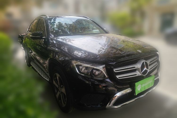 Used Mercedes-Benz GLC 2017 GLC 300 4MATIC Sport Edition Front Right 45 Deg