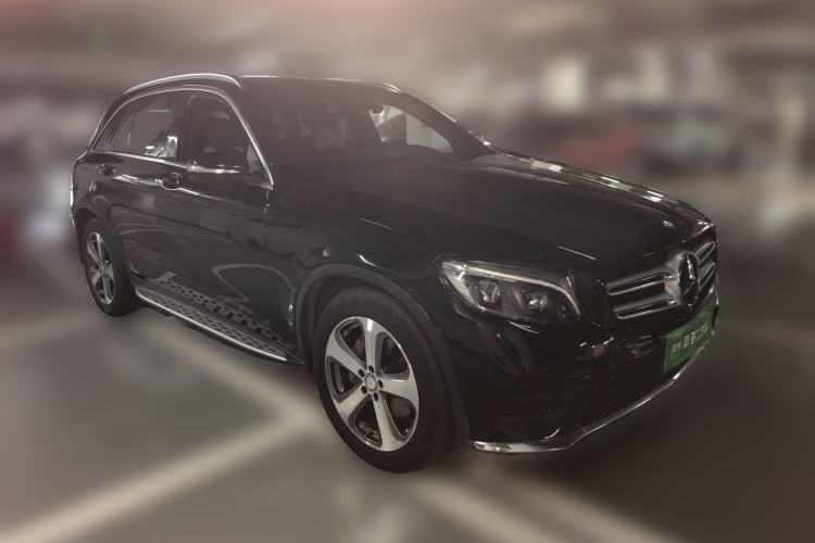 Used Mercedes-Benz GLC 2017 GLC 300 4MATIC Sport Edition Front Right 45 Deg