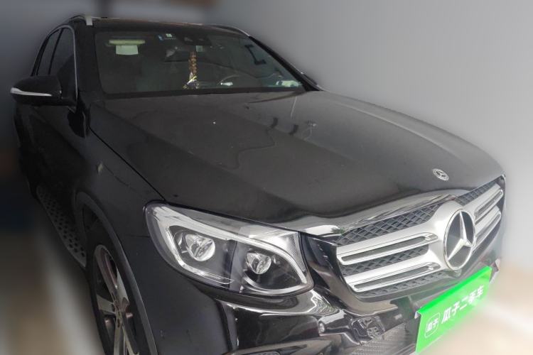Used Mercedes-Benz GLC 2017 GLC 300 4MATIC Sport Edition Front Right 45 Deg