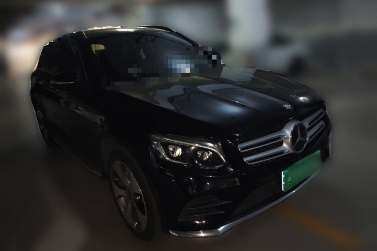 Used Mercedes-Benz GLC 2017 GLC 300 4MATIC Luxury Model Front Right 45 Deg