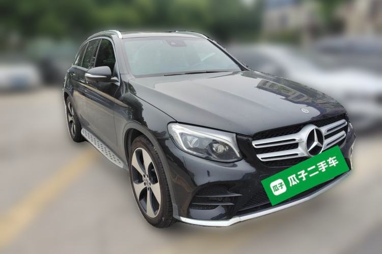 Used Mercedes-Benz GLC 2017 GLC 300 4MATIC Sport Edition Front Right 45 Deg