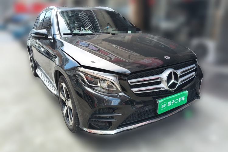 Used Mercedes-Benz GLC 2017 GLC 260 4MATIC Luxury Model Front Right 45 Deg