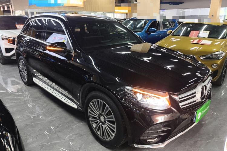 Used Mercedes-Benz GLC 2017 GLC 260 4MATIC Dynamic Edition Front Right 45 Deg