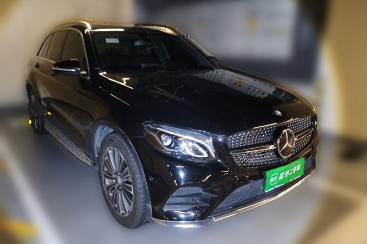 Used Mercedes-Benz GLC 2017 GLC 260 4MATIC Dynamic Edition Front Right 45 Deg