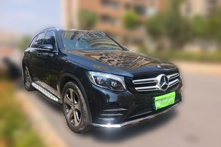Used Mercedes-Benz GLC 2017 GLC 300 4MATIC Sport Edition Front Right 45 Deg