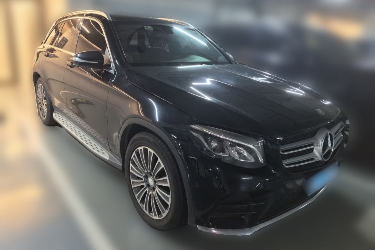 Used Mercedes-Benz GLC 2017 GLC 260 4MATIC Dynamic Edition Front Right 45 Deg