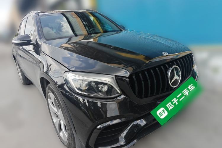 Used Mercedes-Benz GLC 2017 GLC 300 4MATIC Luxury Model Front Right 45 Deg