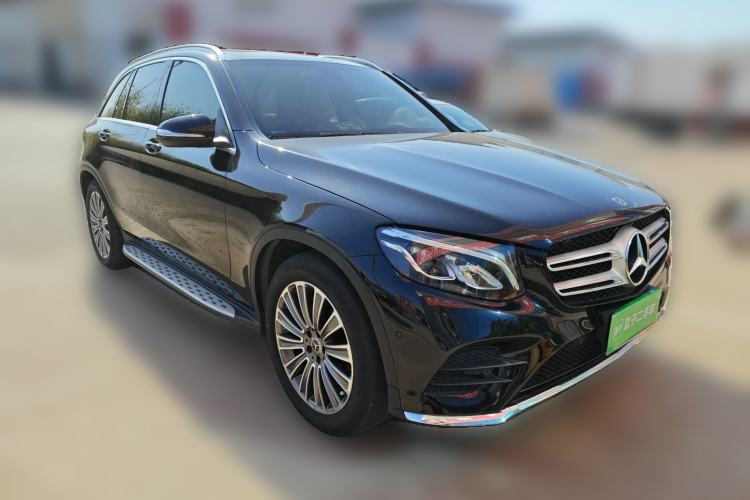 Used Mercedes-Benz GLC 2017 GLC 260 4MATIC Dynamic Edition Front Right 45 Deg