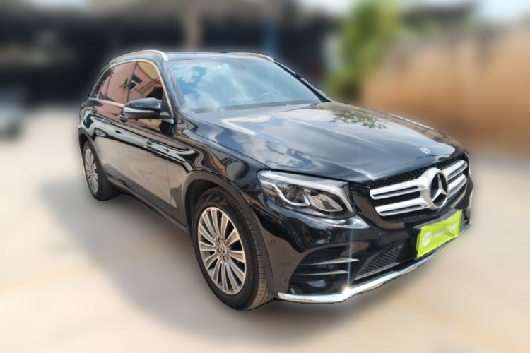Used Mercedes-Benz GLC 2017 GLC 260 4MATIC Dynamic Edition Front Right 45 Deg