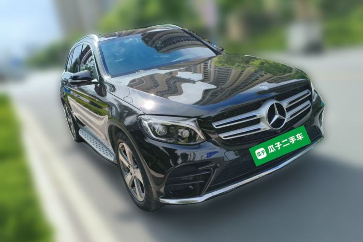 Used Mercedes-Benz GLC 2017 GLC 300 4MATIC Sport Edition Front Right 45 Deg