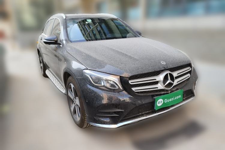 Used Mercedes-Benz GLC 2017 GLC 260 4MATIC Luxury Model Front Right 45 Deg