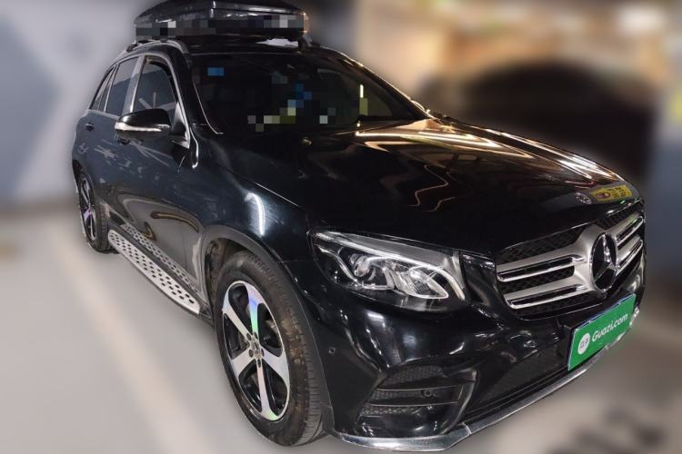 Used Mercedes-Benz GLC 2017 GLC 260 4MATIC Luxury Model Front Right 45 Deg