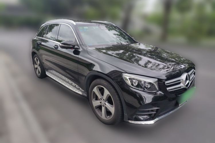 Used Mercedes-Benz GLC 2017 GLC 300 4MATIC Sport Edition Front Right 45 Deg