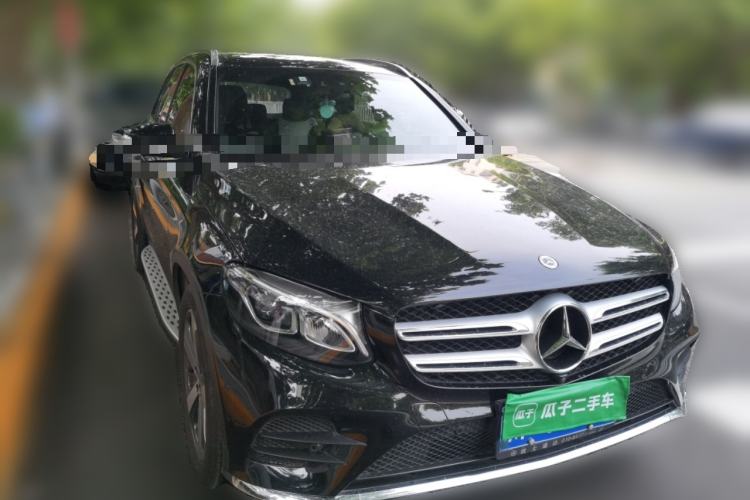 Used Mercedes-Benz GLC 2017 GLC 260 4MATIC Luxury Model Front Right 45 Deg
