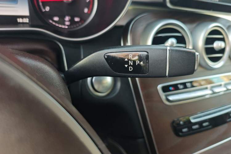 Used Mercedes-Benz GLC 2017 GLC 300 4MATIC Sport Edition Gear Lever