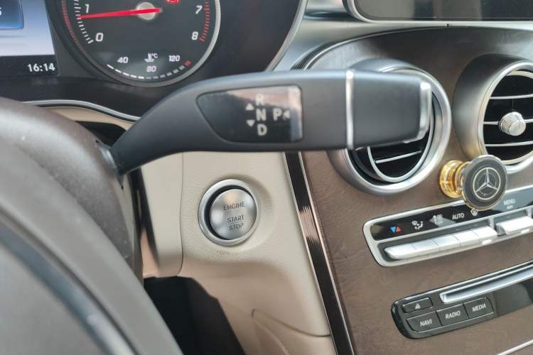 Used Mercedes-Benz GLC 2017 GLC 300 4MATIC Sport Edition Gear Lever