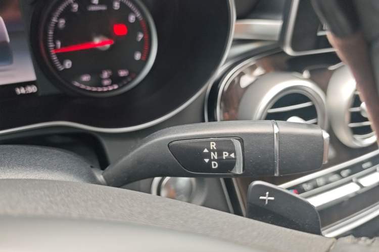 Used Mercedes-Benz GLC 2017 GLC 260 4MATIC Dynamic Edition Gear Lever