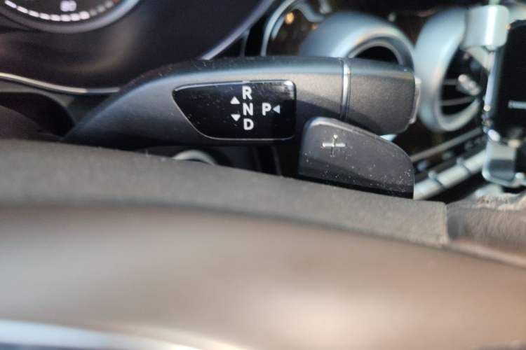 Used Mercedes-Benz GLC 2017 GLC 260 4MATIC Luxury Model Gear Lever