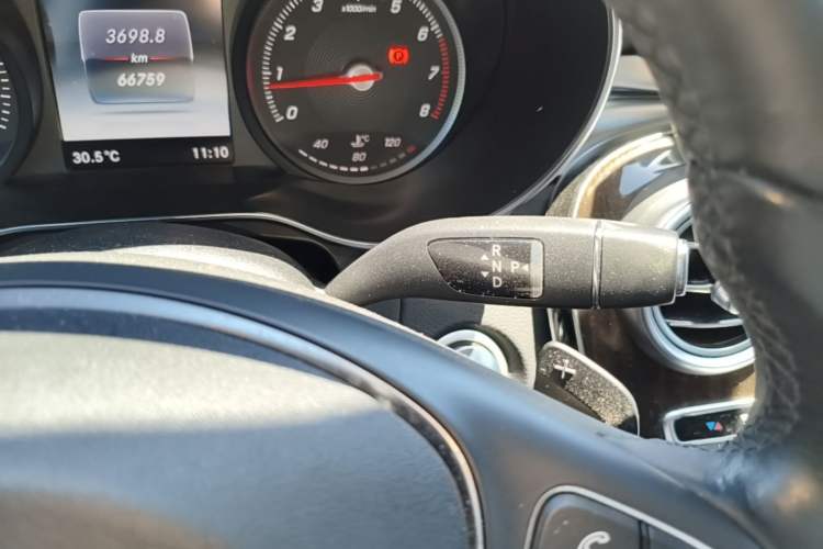 Used Mercedes-Benz GLC 2017 GLC 260 4MATIC Dynamic Edition Gear Lever