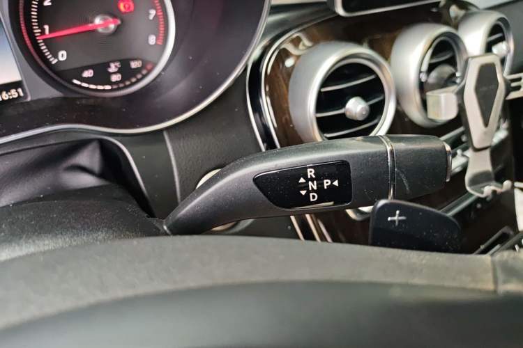 Used Mercedes-Benz GLC 2017 GLC 260 4MATIC Luxury Model Gear Lever