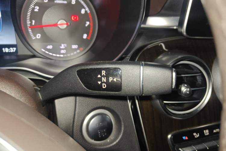 Used Mercedes-Benz GLC 2017 GLC 260 4MATIC Luxury Model Gear Lever