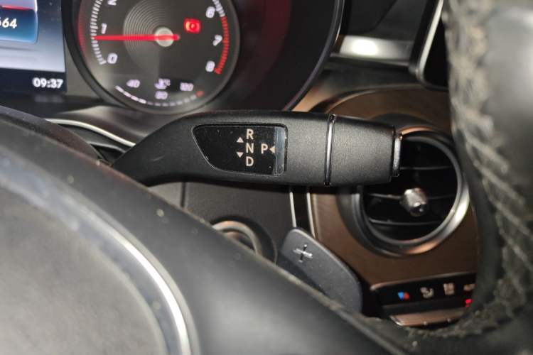 Used Mercedes-Benz GLC 2017 GLC 300 4MATIC Sport Edition Gear Lever