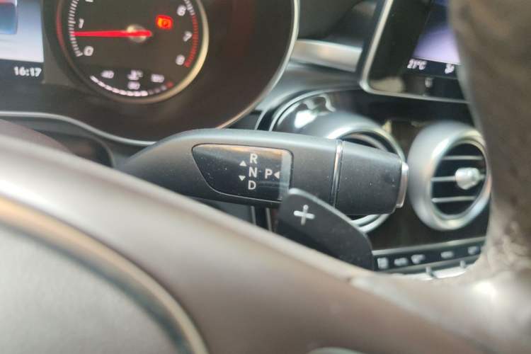 Used Mercedes-Benz GLC 2017 GLC 260 4MATIC Luxury Model Gear Lever