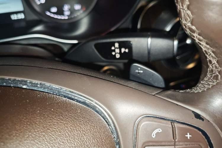 Used Mercedes-Benz GLC 2017 GLC 260 4MATIC Luxury Model Gear Lever