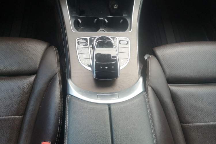 Used Mercedes-Benz GLC 2017 GLC 300 4MATIC Sport Edition Gear Lever