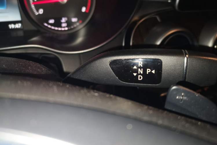 Used Mercedes-Benz GLC 2017 GLC 260 4MATIC Luxury Model Gear Lever