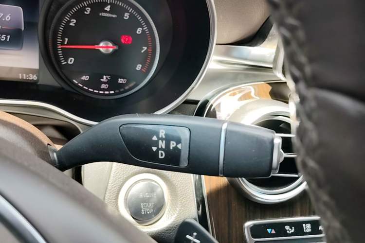 Used Mercedes-Benz GLC 2017 GLC 260 4MATIC Luxury Model Gear Lever
