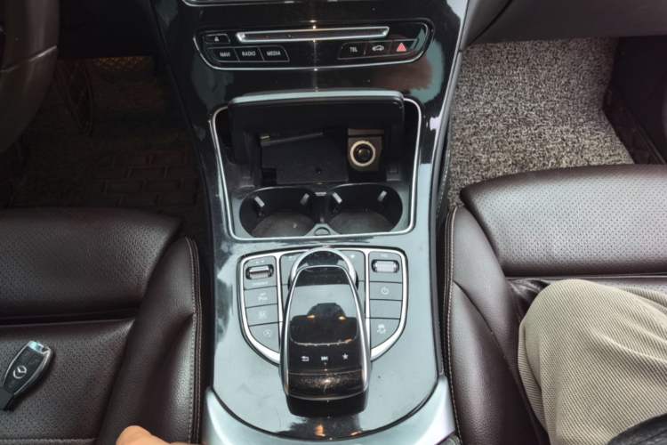 Used Mercedes-Benz GLC 2017 GLC 260 4MATIC Dynamic Edition Gear Lever