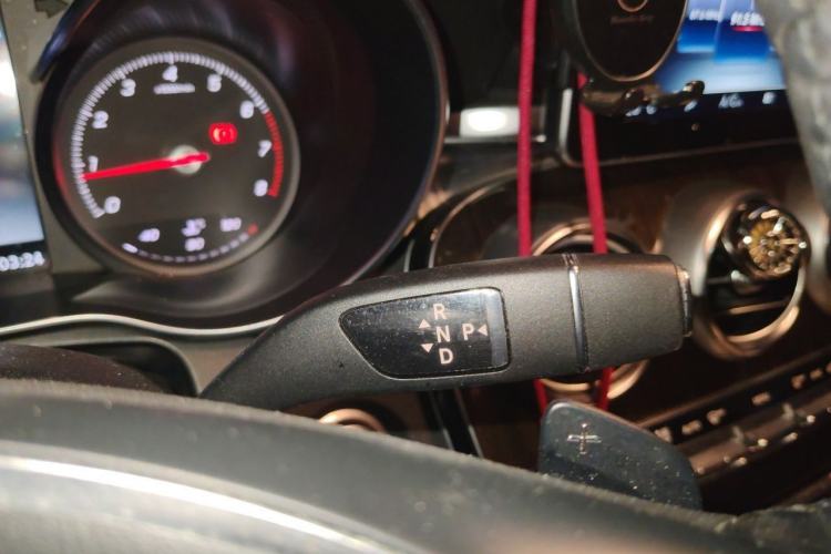 Used Mercedes-Benz GLC 2017 GLC 260 4MATIC Luxury Model Gear Lever