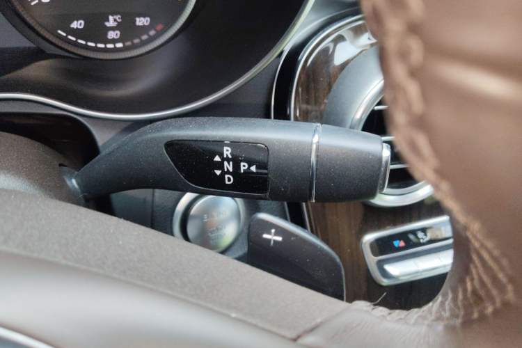 Used Mercedes-Benz GLC 2017 GLC 260 4MATIC Dynamic Edition Gear Lever