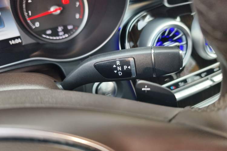 Used Mercedes-Benz GLC 2017 GLC 260 4MATIC Dynamic Edition Gear Lever