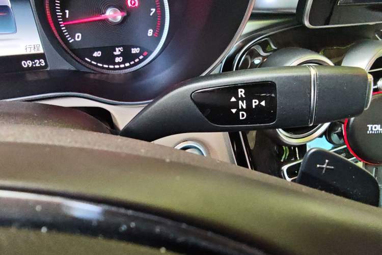 Used Mercedes-Benz GLC 2017 GLC 260 4MATIC Luxury Model Gear Lever