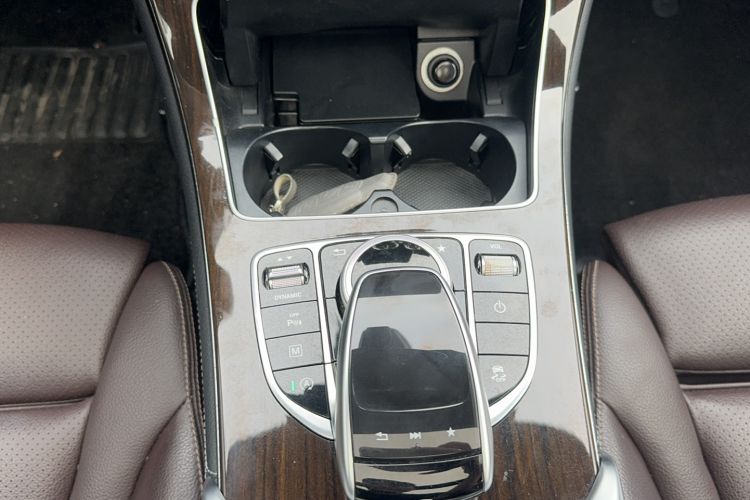 Used Mercedes-Benz GLC 2017 GLC 260 4MATIC Dynamic Edition Gear Lever