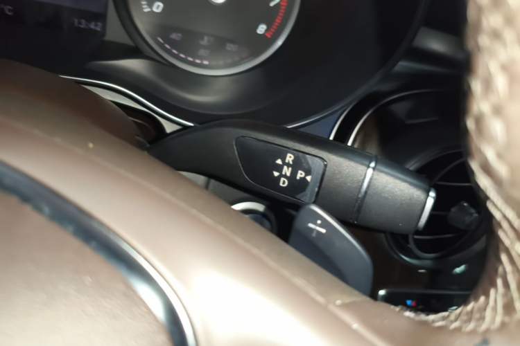 Used Mercedes-Benz GLC 2017 GLC 260 4MATIC Luxury Model Gear Lever