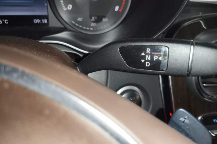Used Mercedes-Benz GLC 2017 GLC 260 4MATIC Luxury Model Gear Lever