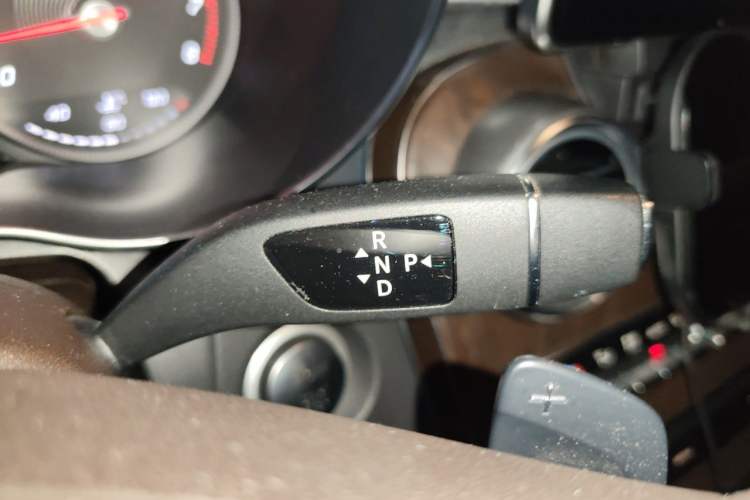 Used Mercedes-Benz GLC 2017 GLC 300 4MATIC Luxury Model Gear Lever