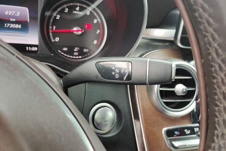 Used Mercedes-Benz GLC 2017 GLC 300 4MATIC Sport Edition Gear Lever