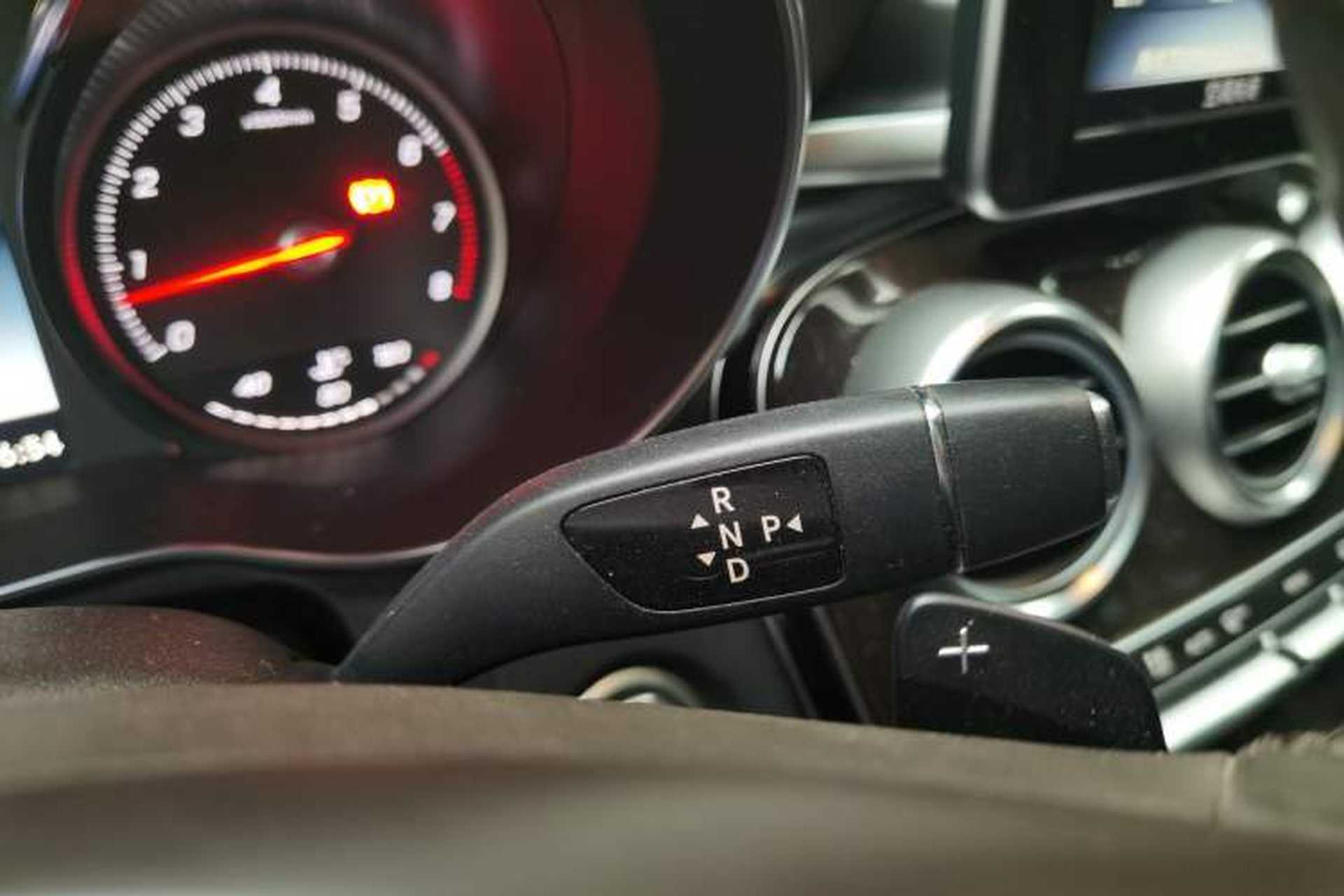 Used Mercedes-Benz GLC 2017 GLC 260 4MATIC Dynamic Edition Gear Lever