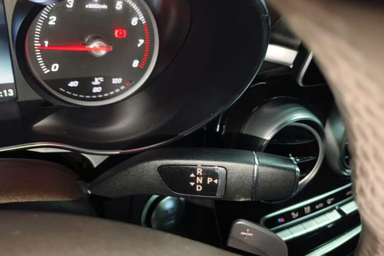 Used Mercedes-Benz GLC 2017 GLC 260 4MATIC Dynamic Edition Gear Lever