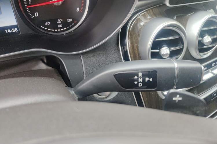 Used Mercedes-Benz GLC 2017 GLC 260 4MATIC Dynamic Edition Gear Lever